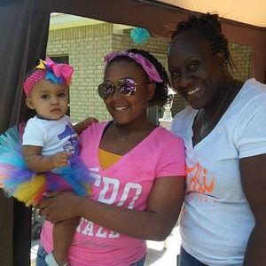 Meet your Posher, Sharon